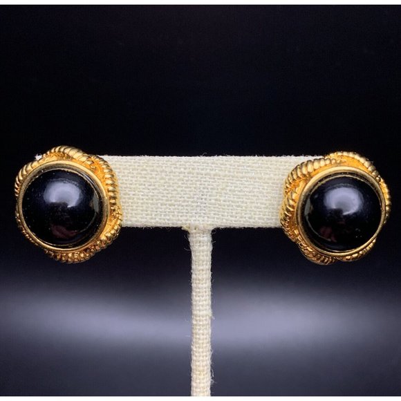 Chunky Black Plastic Cabochon Pierced Earrings Gold Tone Round Classic Vintage - Picture 1 of 6